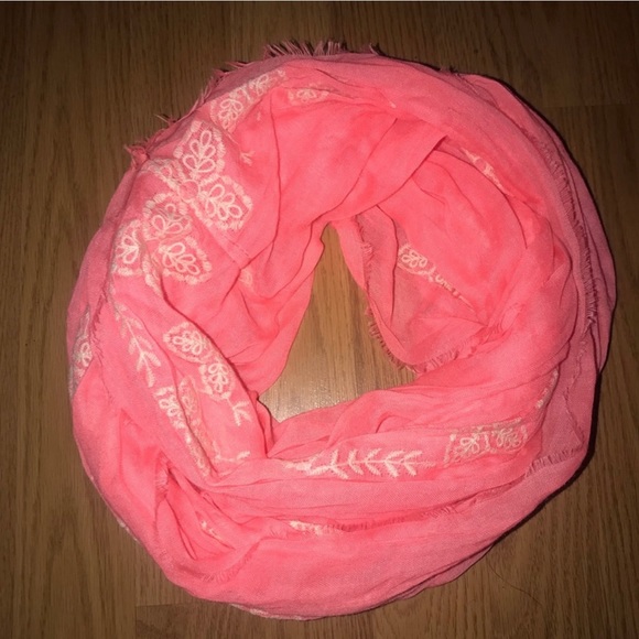 Bundle of two infinity scarves. One hot pink with white lace and one floral. - Picture 2 of 6